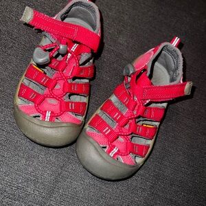 Keen pink sandals